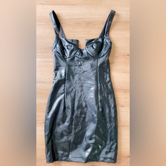 BLACK LATEX DRESS - Picture 1 of 1